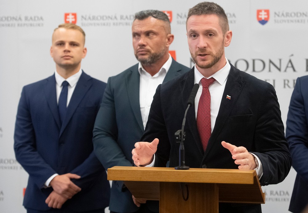 mimoriadna schôdza NRSR (6)