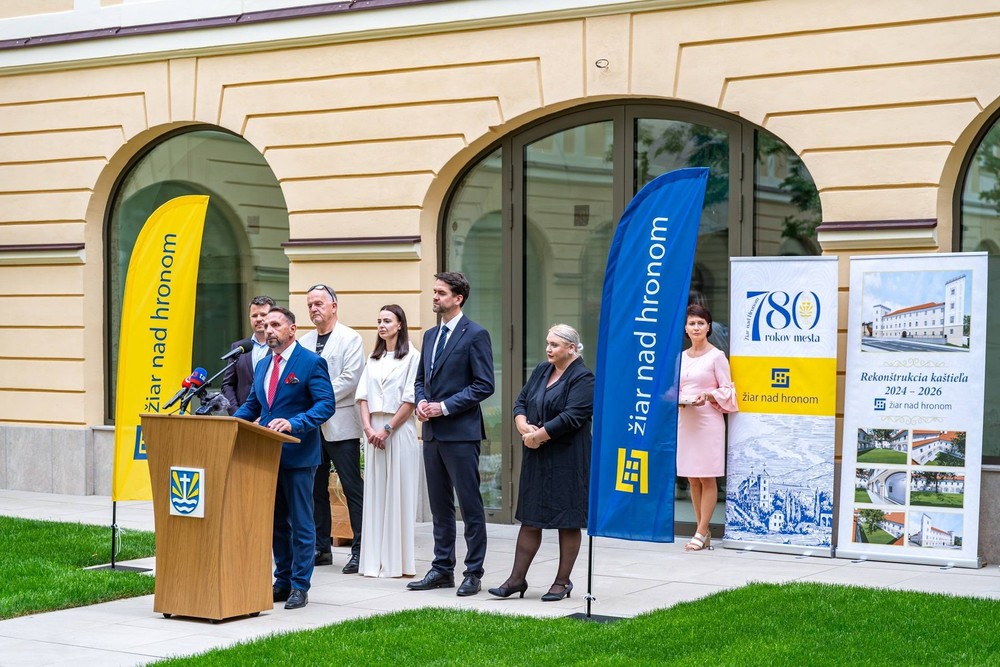 V Žiari nad Hronom otvorili zrekonštruovaný kaštieľ