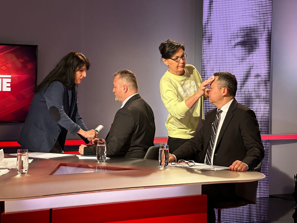 251d241d-bbc4-4fc9-bb6c-fb93e4fe8f96