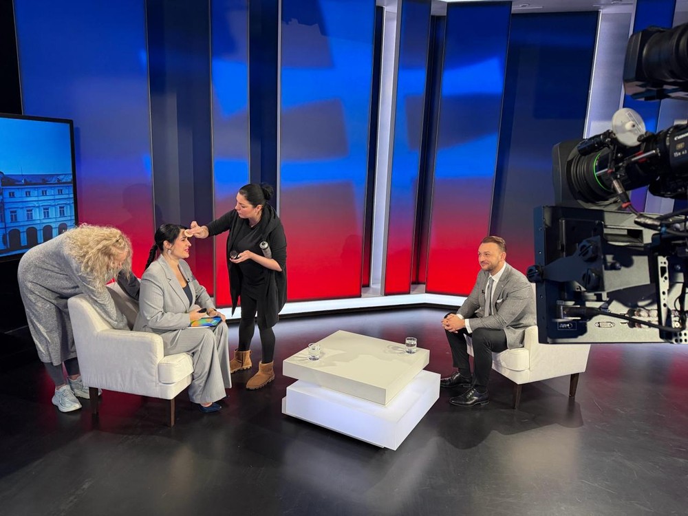 Politika 24 s Matúšom Šutajom Eštokom