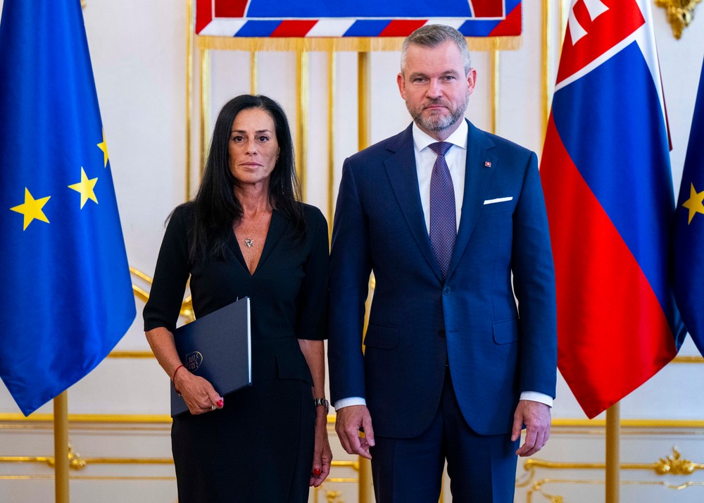 Prezident Pellegrini odovzdal poverovacie listiny dvom novým veľvyslancom SR