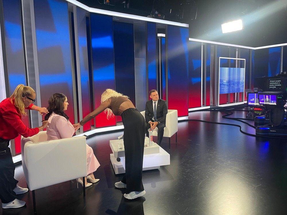 Politika 24 s Tomášom Tarabom