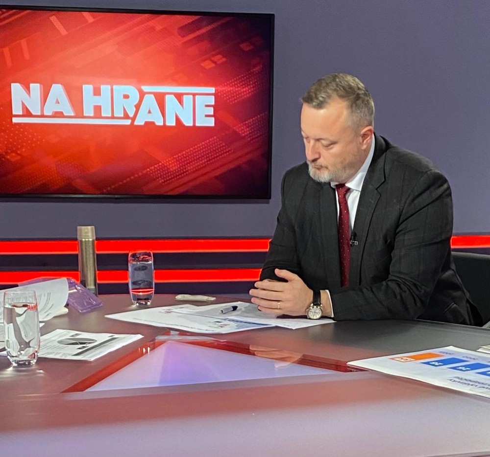 f412f9a5-a05c-4ac2-8286-14c31aa4d1f8