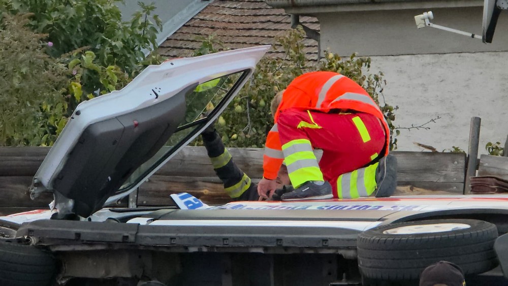 Prevrátené auto v Rači