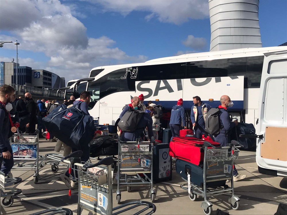Slovenskí hokejisti prileteli do Viedne