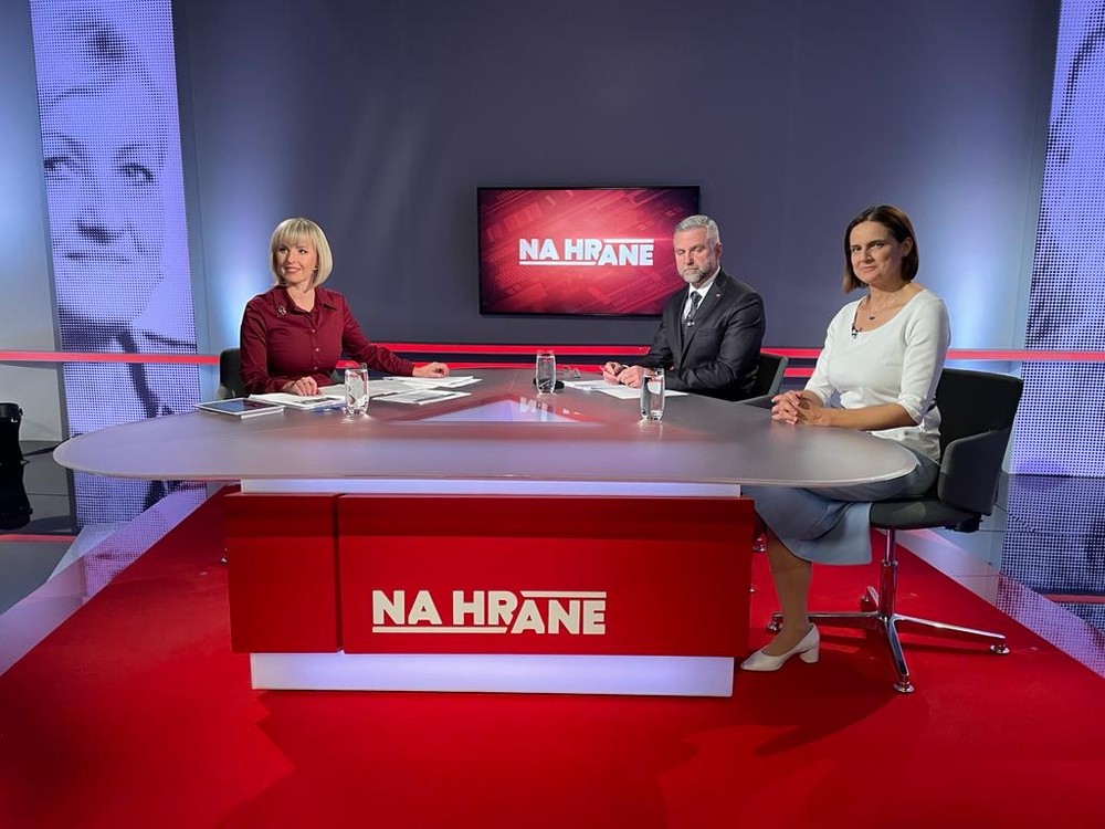 df8d8eef-88e6-4326-ac79-b252ac0947a4