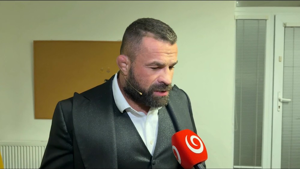 [multi] V siedmom nebi - Karlos Vémola rozhovor 10209