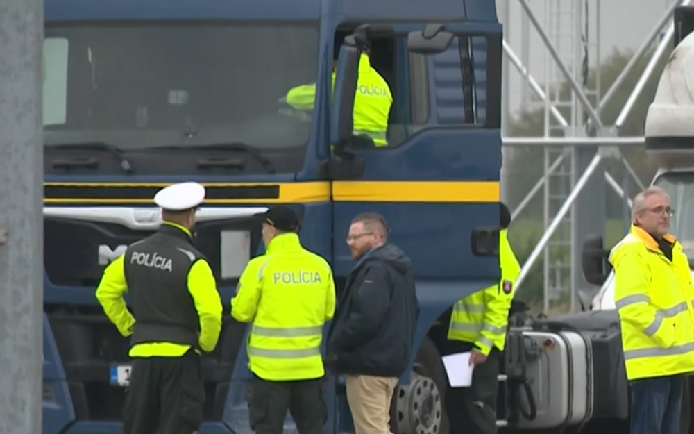 Policajné kontroly kamiónov 10