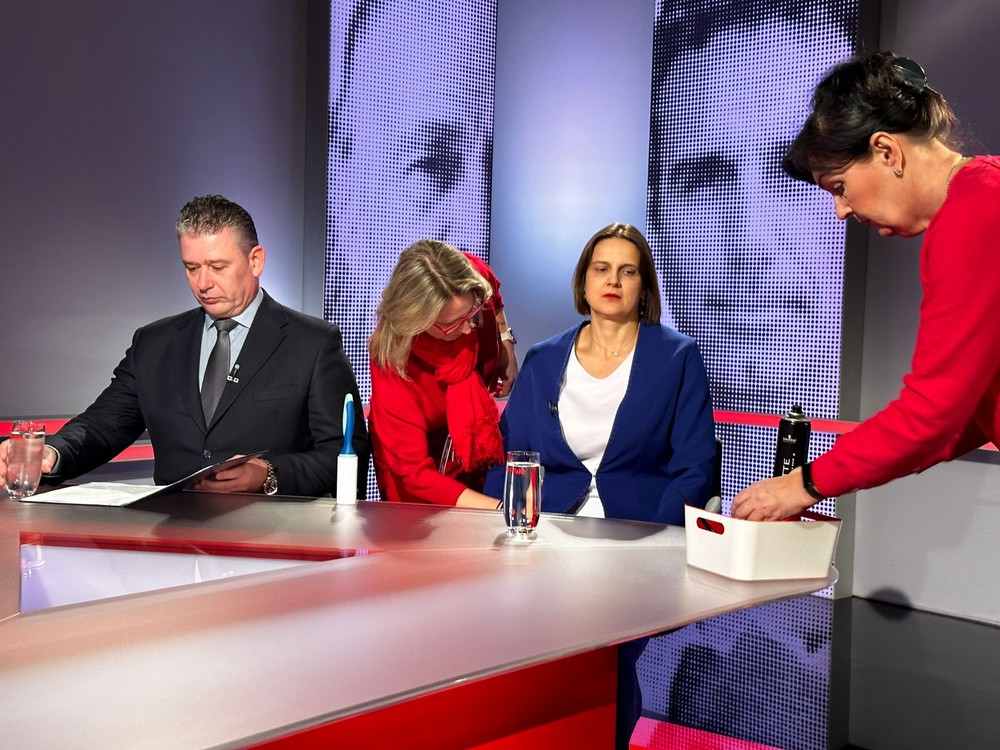 f3d0b935-08d2-4fd4-a4ff-d9245ac999ad