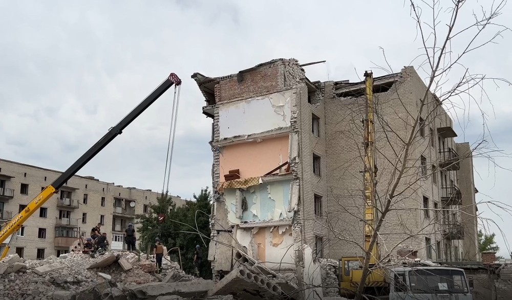 Útok na obytný dom si vyžiadal najmenej 15 obetí