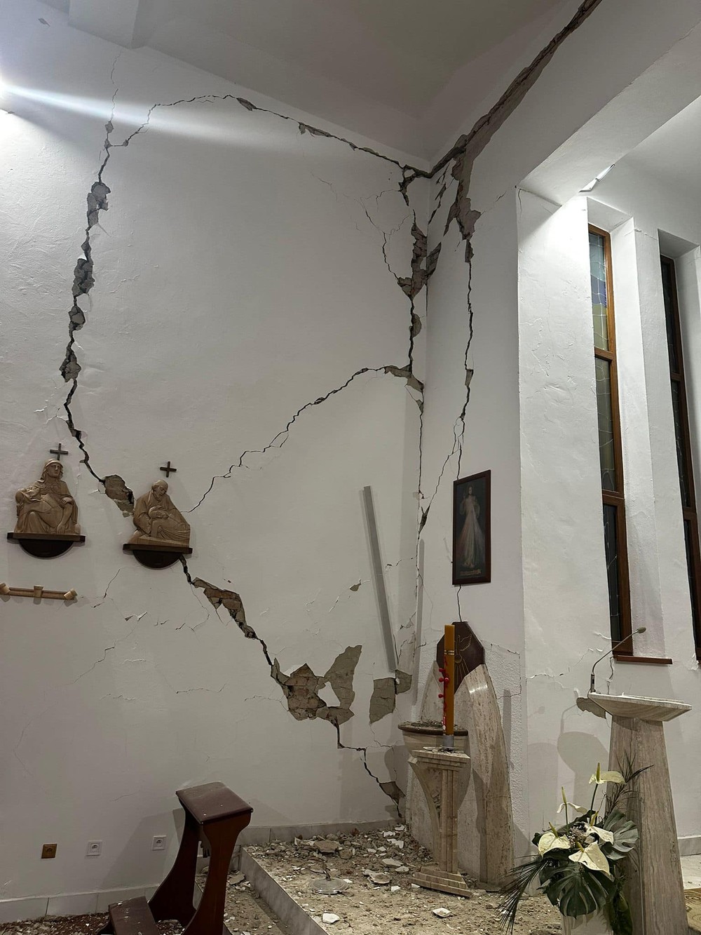 kostol nizna sitnica zemetrasenie (2)