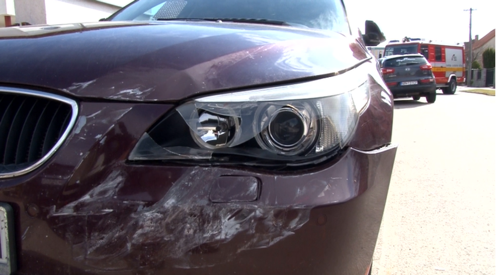 Muž z Považia zničil viaceré autá