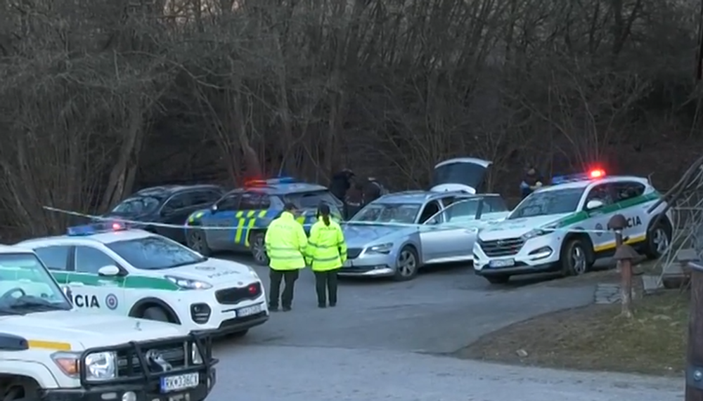 Muž sa dobodal na parkovisku