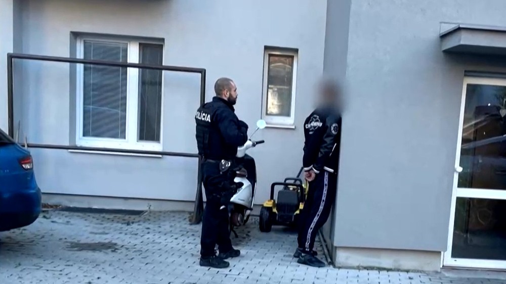 Z streľbu mu hrozí 10-ročné väzenie.