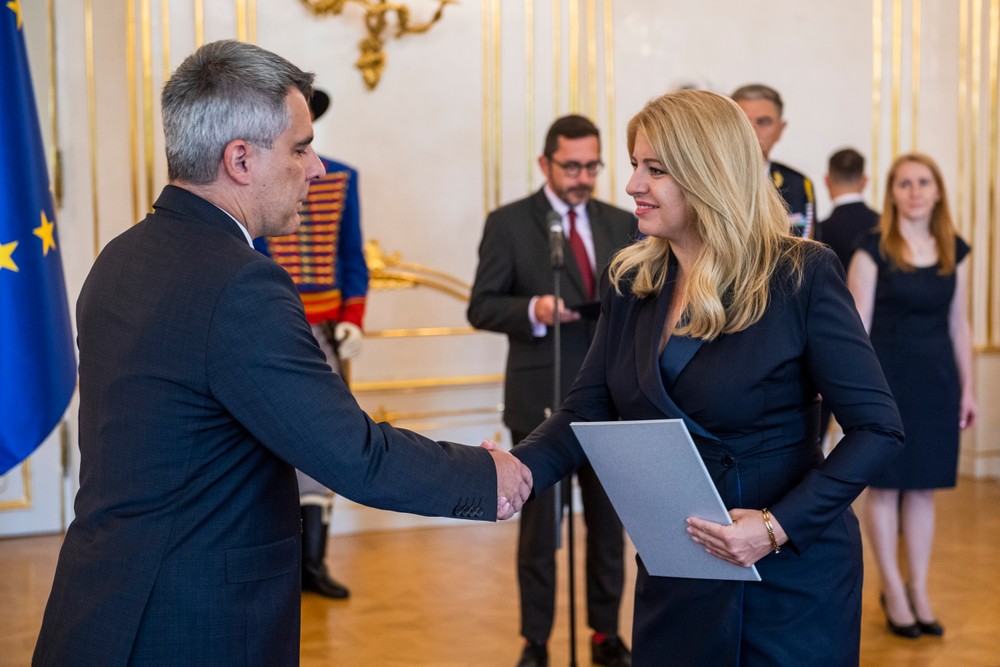 20223108_prezidentka_profesori_06896690