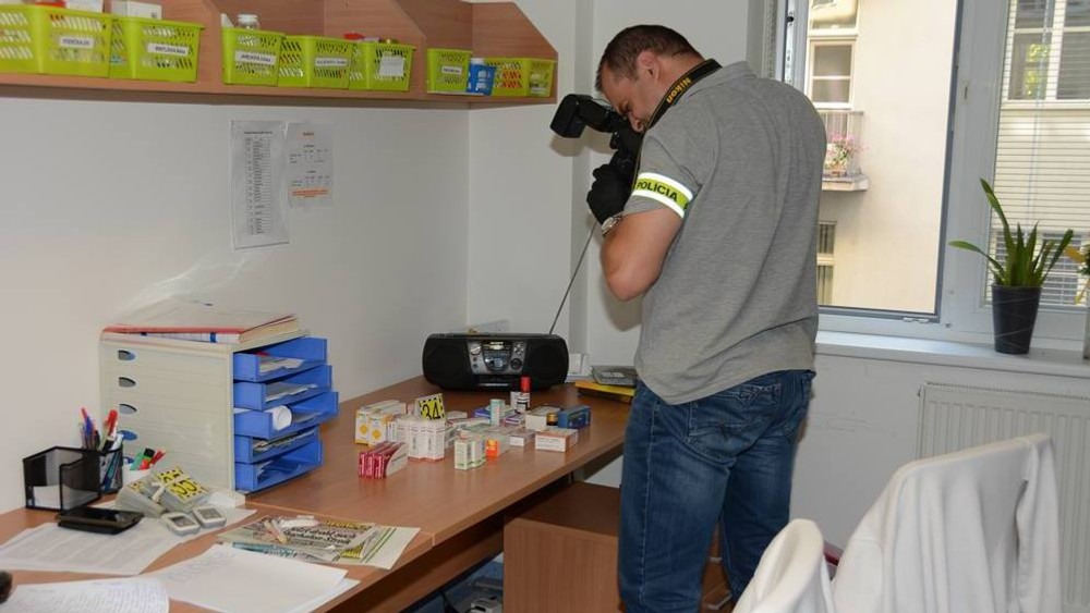 Polícia obvinila ľudí, ktorí ohrozovali život seniorov v bratislavskom domove dôchodcov