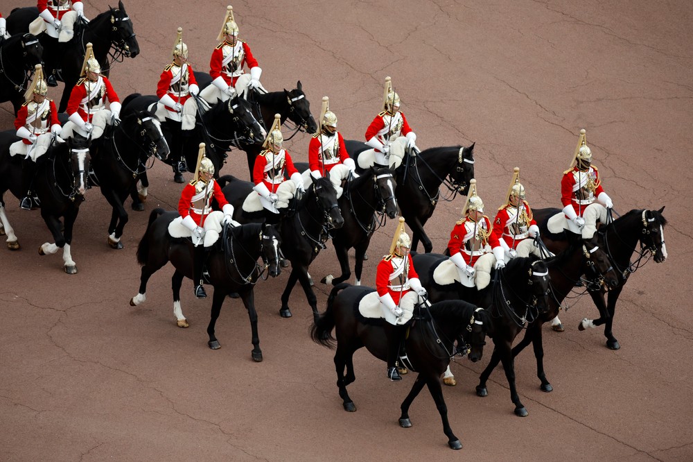 Británia sa lúči s kráľovnou Alžbetou II.