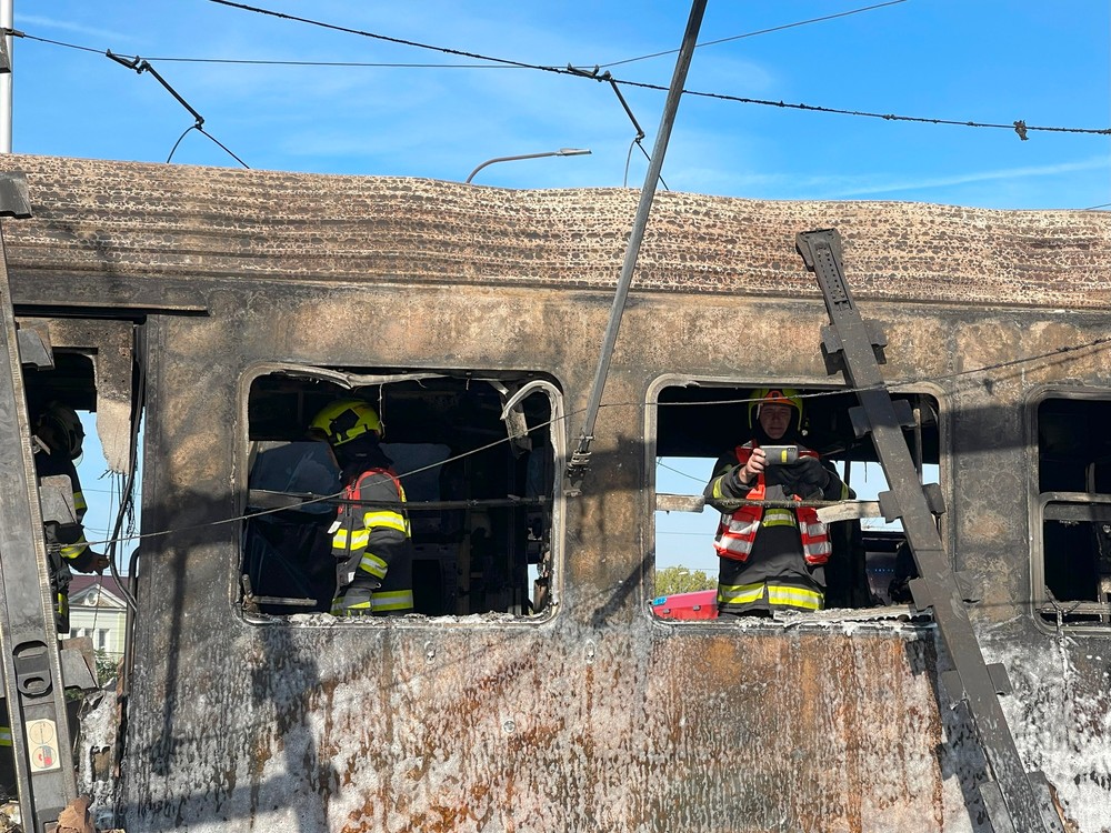 zrážka vlak kamion požiar hasiči (1)