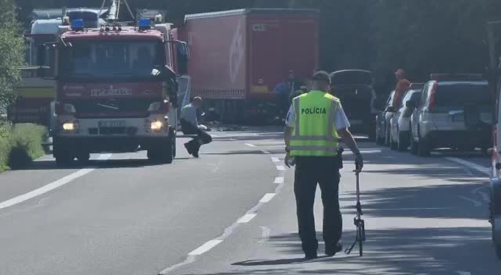 [multi] Nehoda kamiónu s dodávkou 654