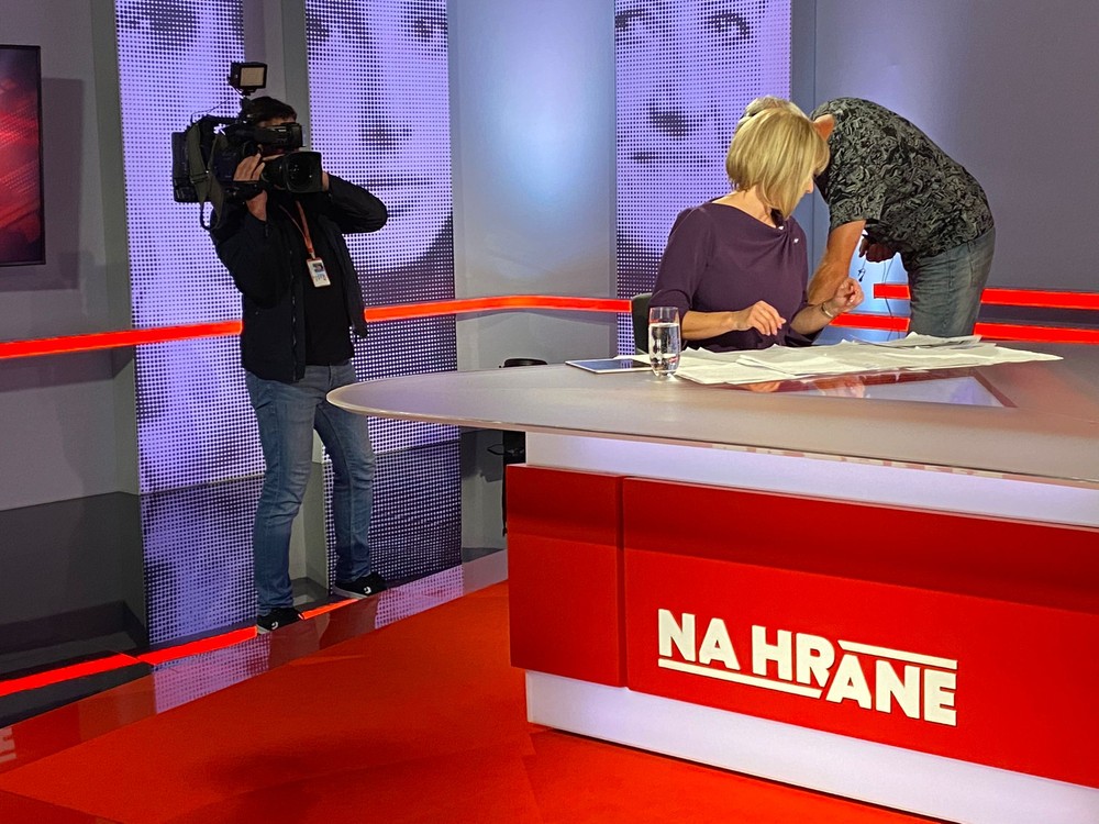 bdbb8983-64ed-4d26-8fa1-a58208d1aab1