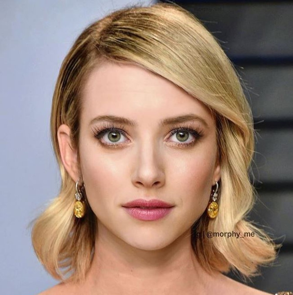 Amanda Seyfried & Emma Roberts