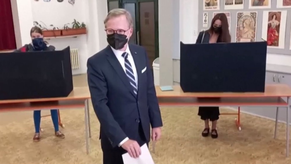 Koalícia Spolu a Pirátistan dajú dohromady pohodlnú väčšinu mandátov.