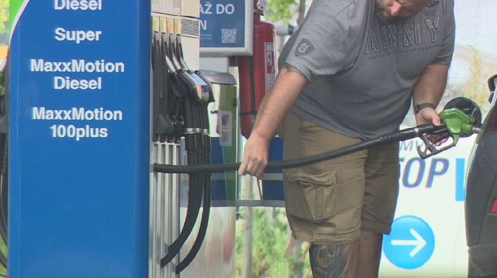 Ceny benzínu prestali rásť, dokonca mierne klesli (7)