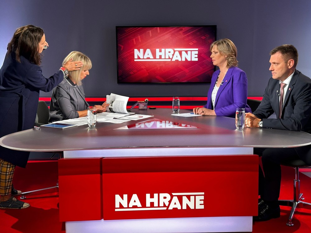 d944e234-61ef-4cc1-b7d7-baef47ee10c3