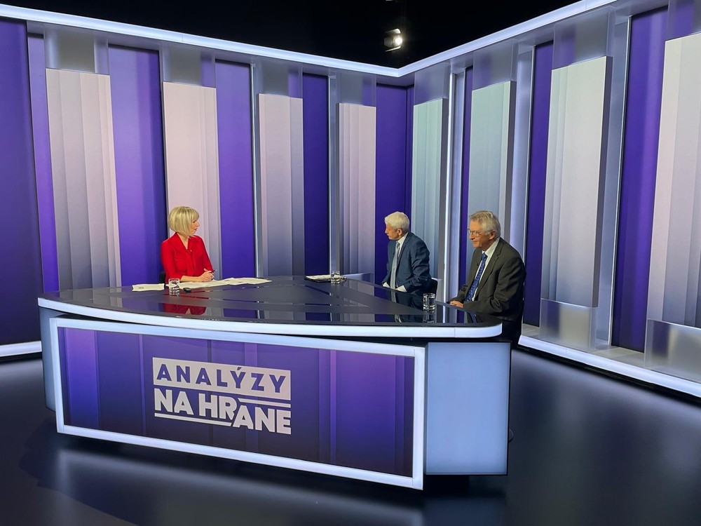 ANALÝZY Na hrane s Mikulášom Dzurindom a Ivanom Šimkom