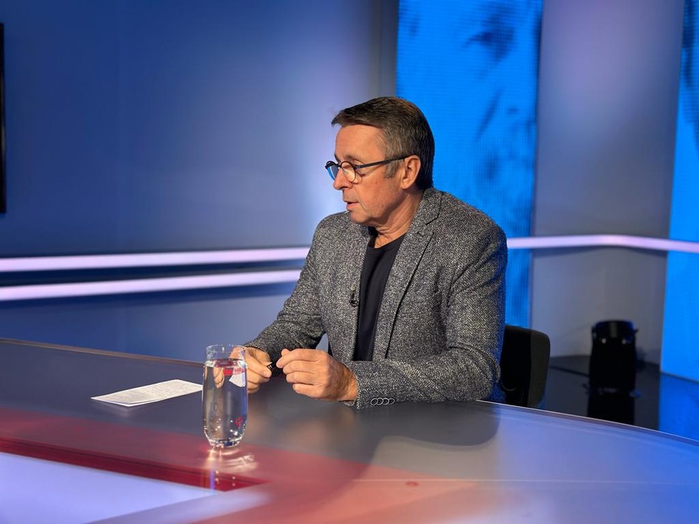 Analýzy Na hrane s Ivanom Miklošom