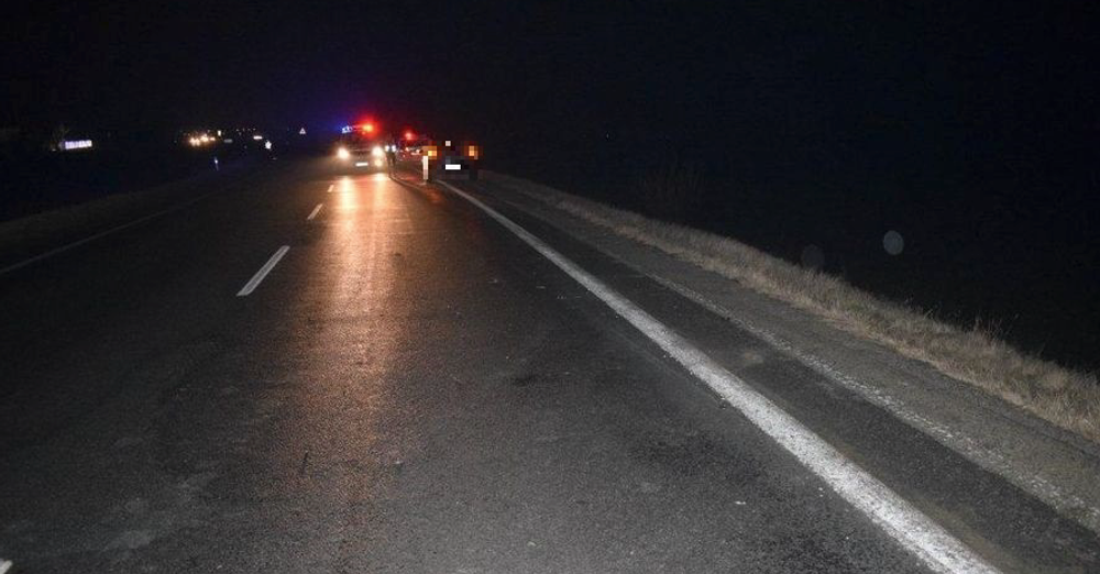 Zrazený cyklista na ceste medzi obcami Mierovo a Kvetoslavov