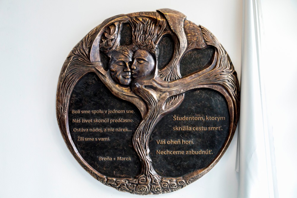 pamiatka obetí nehody na Zochovej (11)