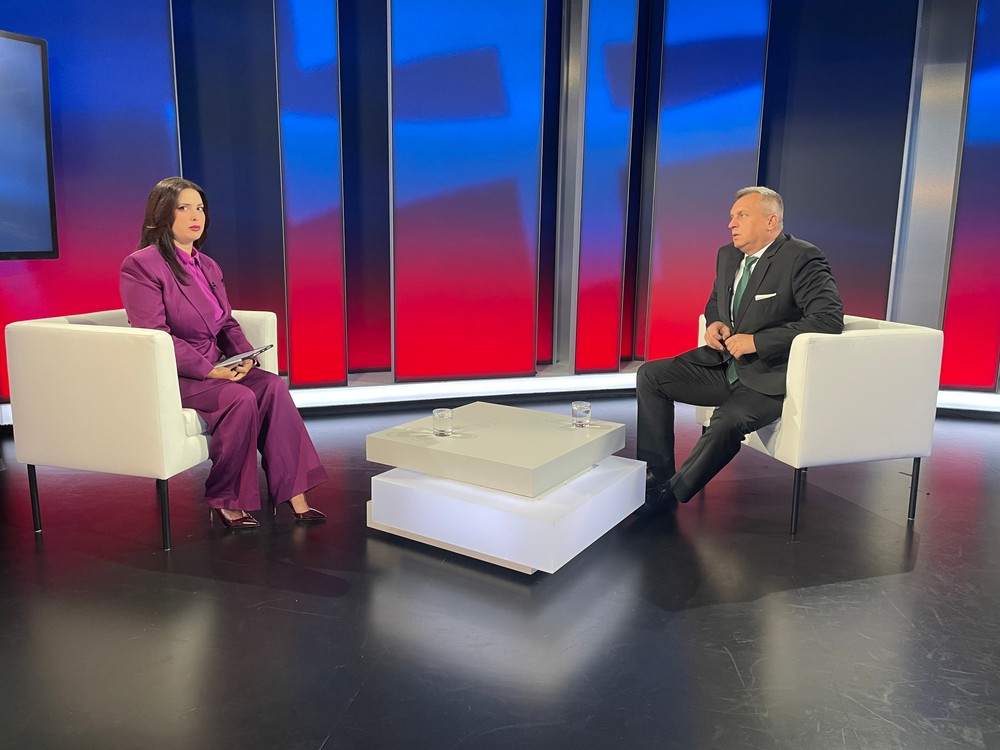 Relácia Politika 24 s lídrom SNS Andrejom Dankom