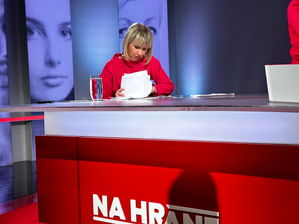 79d332b1-4da6-4464-89d8-6776a0e859b0