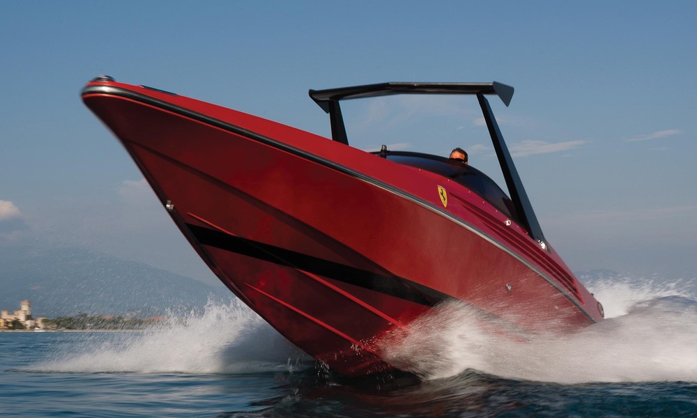 Riva Ferrari 32