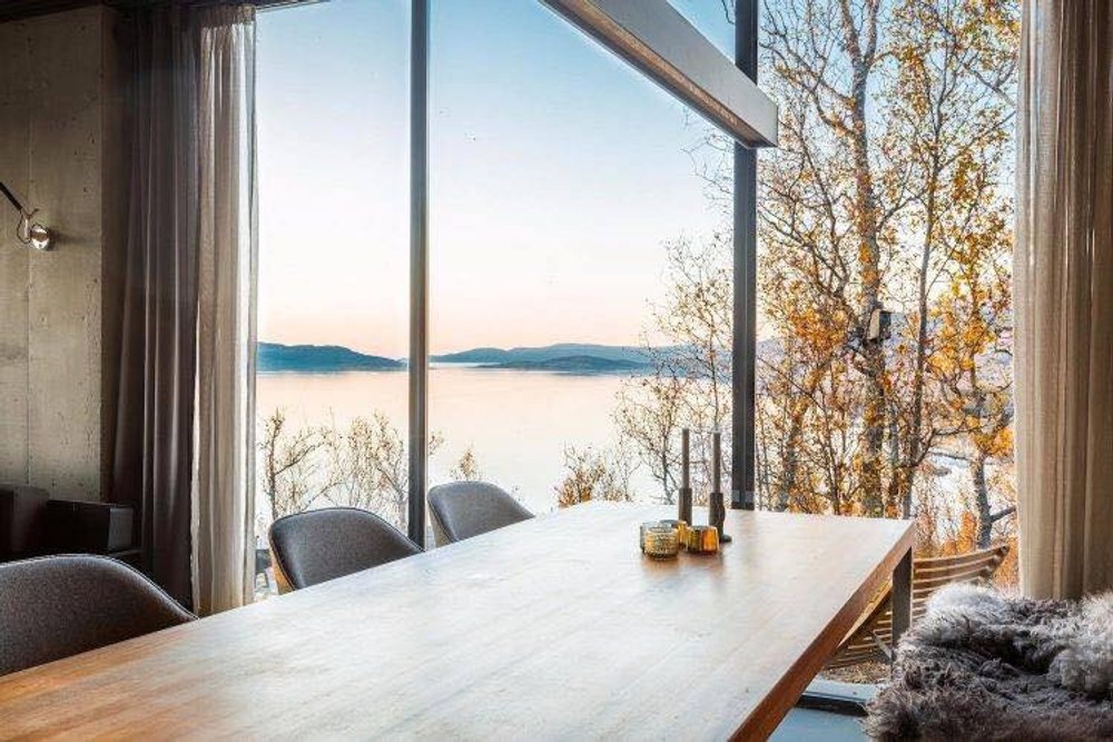 Nórske kabíny s výhľadom na fjordy