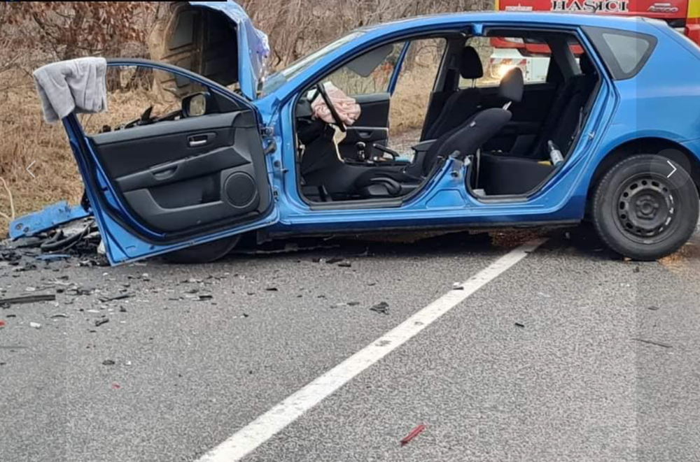 Tragická nehoda: Medzi Kostolišťom a Jakubovom sa zrazili tri autá