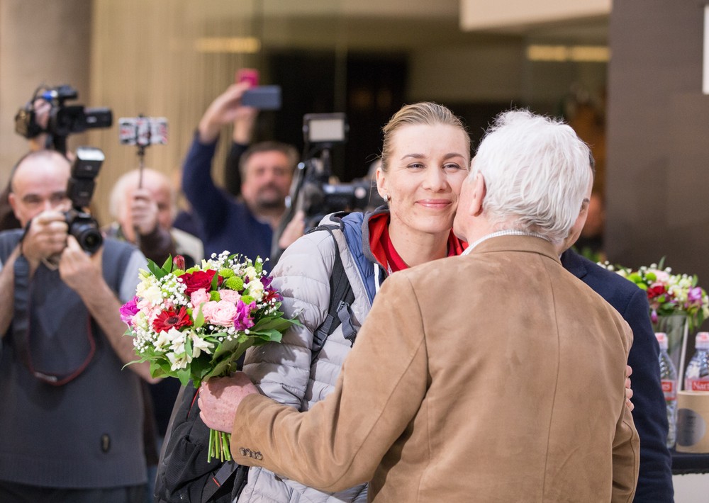 Slovenská biatlonistka Anastasia Kuzminová po návrate zo ZOH 2018 v juhokórejskom Pjongčangu, kde získala jednu zlatú a dve strieborné medaily