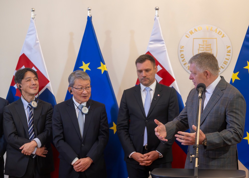 Predseda vlády SR Robert Fico sa stretol s predstaviteľmi U.S. Steel Košice a Nippon Steel Slovakia