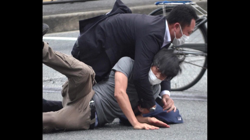 [multi] podozrivy y vrazdy abeho 2005