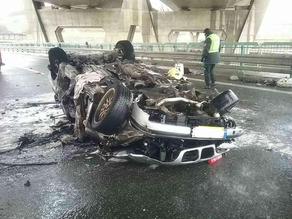 Dopravná nehoda horiaceho auta v Prešove si vyžiadala jednu obeť