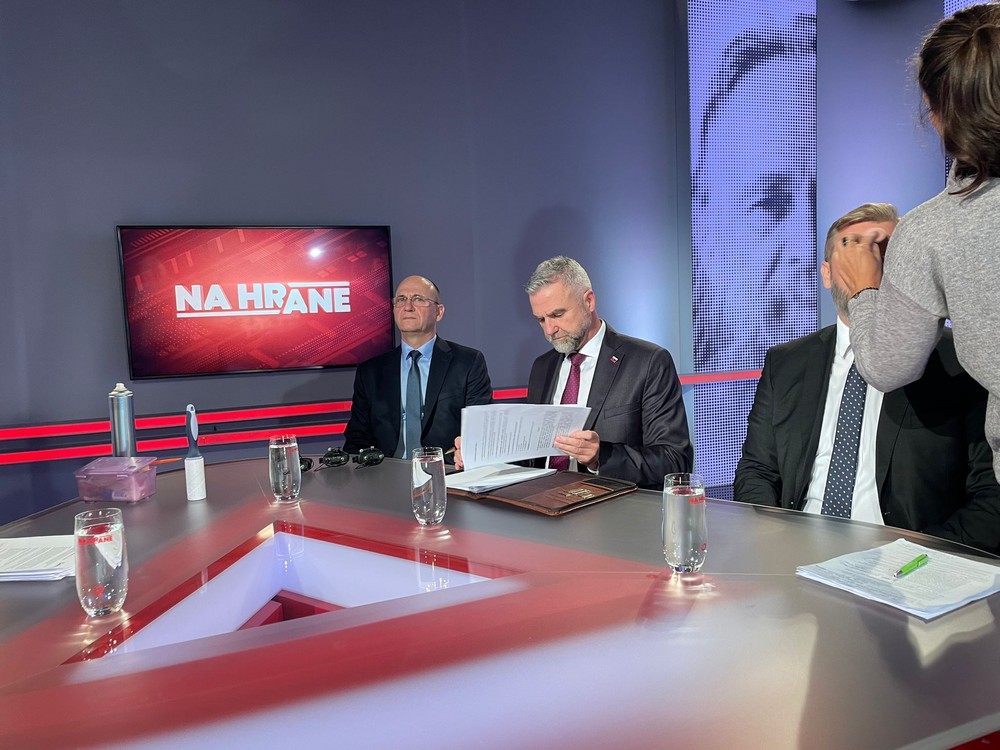 af6437a0-29ce-44b0-aa33-0df280303d27