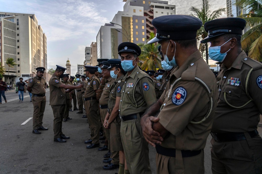 Srílanský prezident ušiel z krajiny. Premiér vyhlásil výnimočný stav