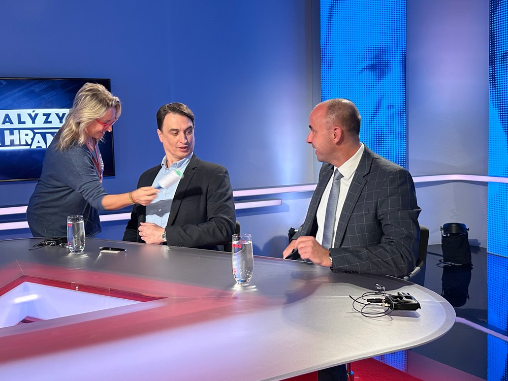 Analýzy Na hrane s Jurajom Rizmanom a  Radoslavom Štefančíkom