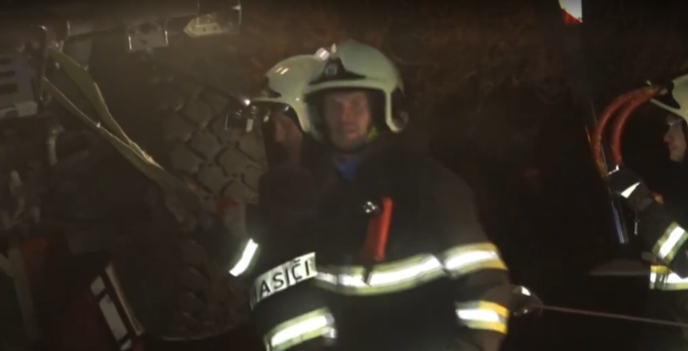 Do bytovky v Svite narazila plošina