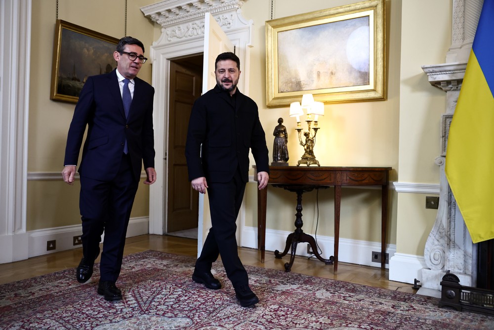 Volodymyr Zelenskyj sa stretol s britským kráľom a premiérom