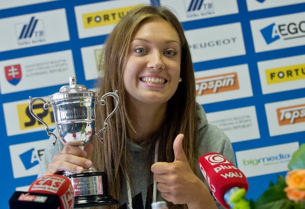 2februar2015_Tenis_Mihalikova_Molcan_TK_1221110