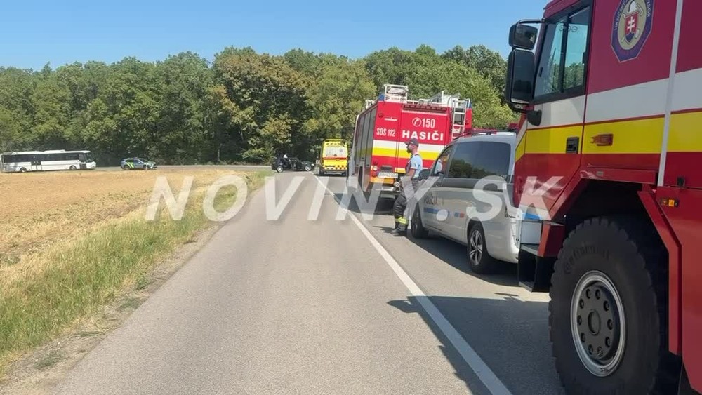 [multi] Nehoda dvoch áut pri Hosťovciach 471