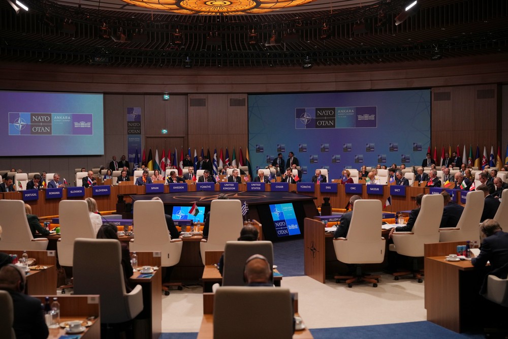 Lídri štátov NATO prišli na zasadnutie summitu NATO v Ankare