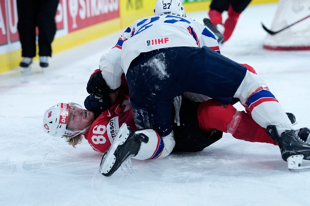 Switzerland_World_Championship_Ice_Hockey384440220252